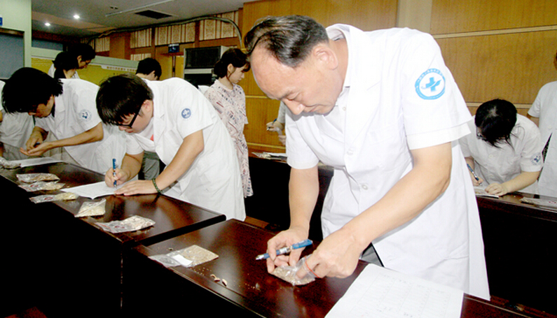 浙江臺州市溫嶺中醫(yī)醫(yī)療集團(tuán)舉辦中藥傳統(tǒng)技能大賽